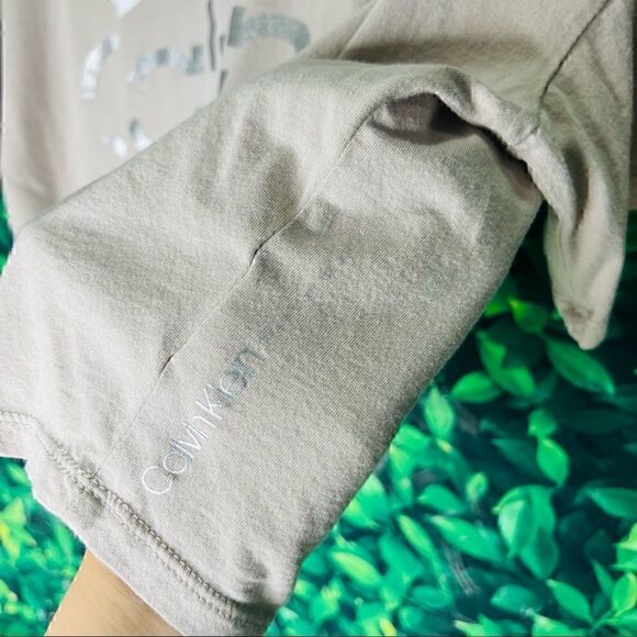 Calvin Klein Performance pink / blush cropped style top size M - Picture 4 of 11